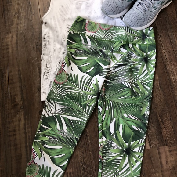 Lala Pants - Lala Workout Capris! Go Tropical!